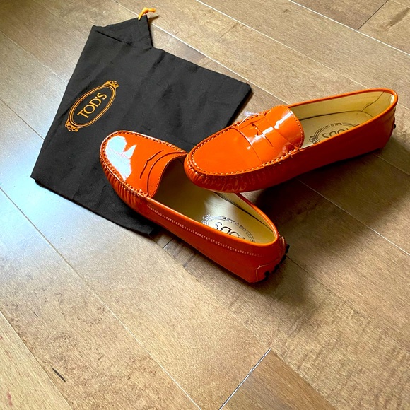 NEW ☀️ TOD’s Gommino Patent Leather Loafers☀️ Eye-catching Orange 🍊 - Picture 3 of 15